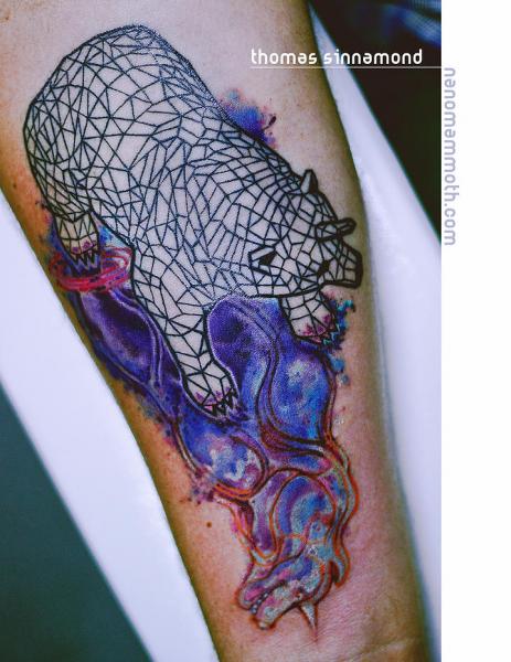 Tatuaje Brazo Oso por Thomas Sinnamond
