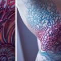 tatuaje Lado Culo Cáscara coral por Thomas Sinnamond