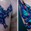 tatuaje Hombro Águila Geométrico por Thomas Sinnamond