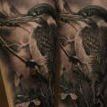 tatuaje Brazo Realista Pájaro por Matthew James