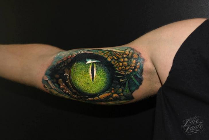 Arm Realistische Auge Tattoo von Dave Paulo