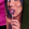 tatuaggio Braccio Ritratti Realistici Donna di Dave Paulo