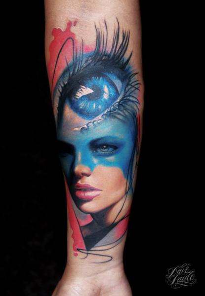 Tatuaje Brazo Ojo Mujer por Dave Paulo