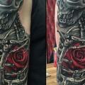 Schulter Arm Blumen Skeleton tattoo von Victoria Boaghi