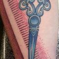 Arm Scheren tattoo von Twisted Anchor Tattoo