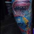 Realistische Waden Totenkopf Meer tattoo von Carlox Tattoo