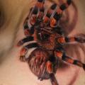 Shoulder Realistic Spider 3d tattoo by Carlox Tattoo