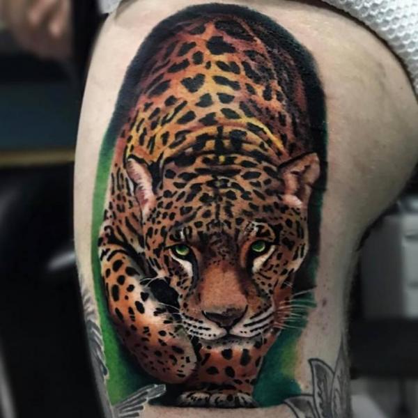Tatuaggio Spalla Realistici Tigre di Carlox Tattoo