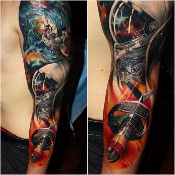 Astronaut Sleeve Raum Tattoo von Carlox Tattoo