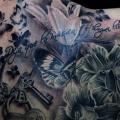 รอยสัก ดอกไม้ หลัง ผีเสื้อ กุญแจ โดย Puedmag Custom Ink Tattoos