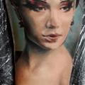 Arm Porträt Frauen tattoo von Kipod Studio