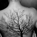 Rücken Baum tattoo von Kipod Studio