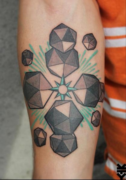 Tatuagem Braço Geométrico por On Point Tattoo