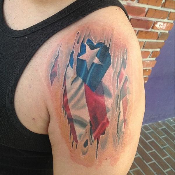 Tatuaggio Spalla Bandiera Cicatrice di Inkaholik Tattoos