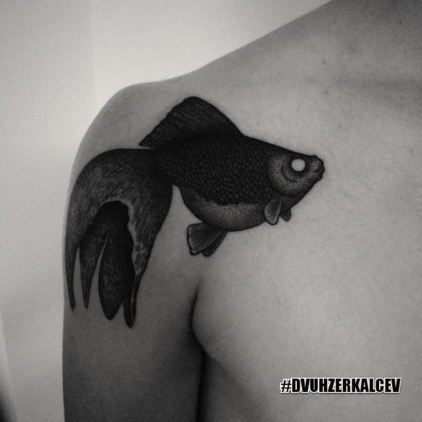 Schulter Fisch Tattoo von Kostya Dvuhzerkalcev