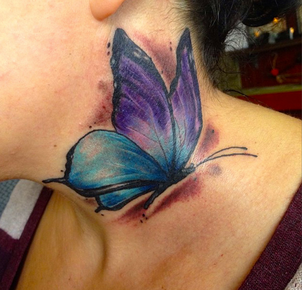 Tatouage Papillon Cou Aquarelle par Sacred Art Tattoo