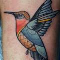 Arm New School Vogel tattoo von Dave Wah