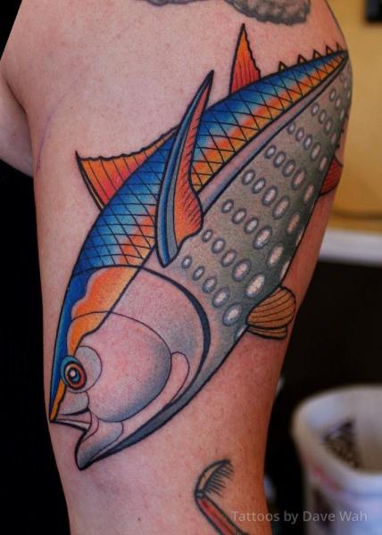 Tatuaje Hombro Pescado por Dave Wah