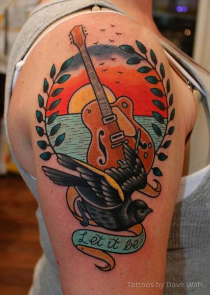Schulter Gitarre Taube Tattoo von Dave Wah