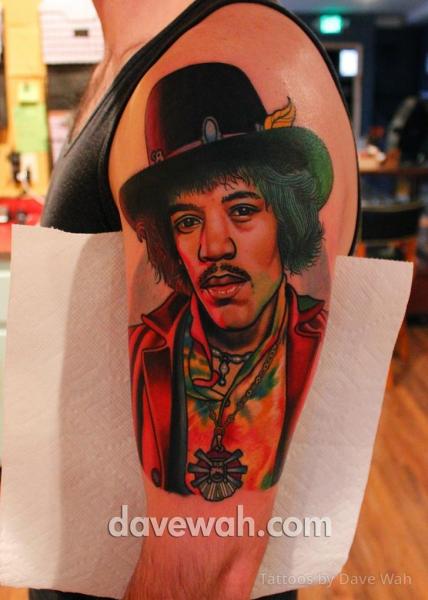 Tatouage Épaule Portrait Jimi Hendrix par Dave Wah