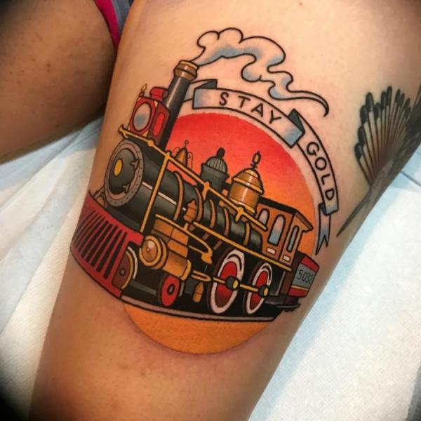 Поезд Бедро татуировка от Dave Wah
