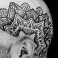 tatuaż Głowa Dotwork przez Silence of Art Tattoo Studio
