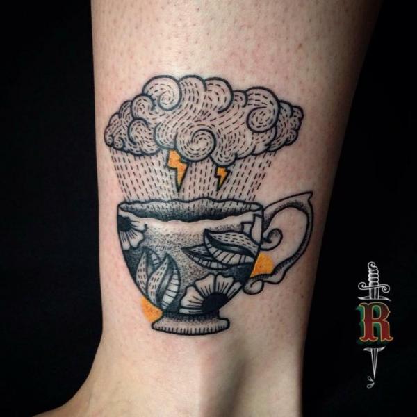 Tatuaggio Gamba Nuvola Coppa di Silence of Art Tattoo Studio