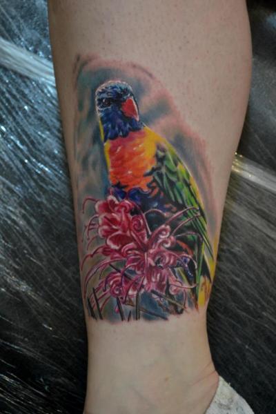 Tatuaggio Realistici Gamba Uccello di Silence of Art Tattoo Studio