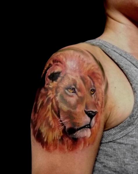 Shoulder Realistic Lion Tattoo by Silence of Art Tattoo Studio