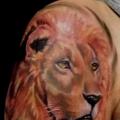 Shoulder Realistic Lion tattoo by Silence of Art Tattoo Studio