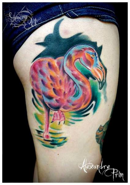 รอยสัก นกกระเรียน ต้นขา โดย Silence of Art Tattoo Studio