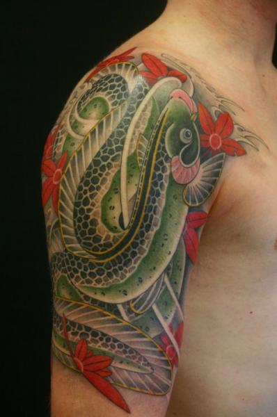 Schulter Japanische Karpfen Tattoo von Ten Ten Tattoo