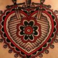 Herz Rücken Dolch tattoo von Providence Tattoo studio
