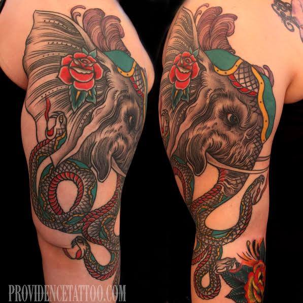 Tatuaje Hombro Elefante por Providence Tattoo studio