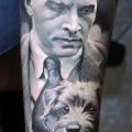 Arm Porträt Realistische Hund tattoo von Valentina Riabova