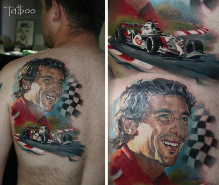 Tatuaje Retrato Realista Espalda Coche F1 Senna por Valentina Riabova