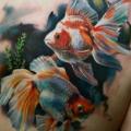 Realistische Rücken Fisch tattoo von Valentina Riabova