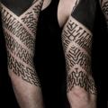 tatuaje Hombro Brazo Geométrico por Lewis Ink