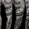 Schulter Arm Dotwork Geometrisch Sleeve Spirale tattoo von Vienna Electric Tattoo