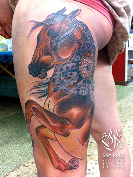 Tatuaggio Gamba Cavalli Coscia di Vienna Electric Tattoo
