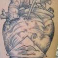 Arm Herz Dotwork tattoo von Ottorino d'Ambra