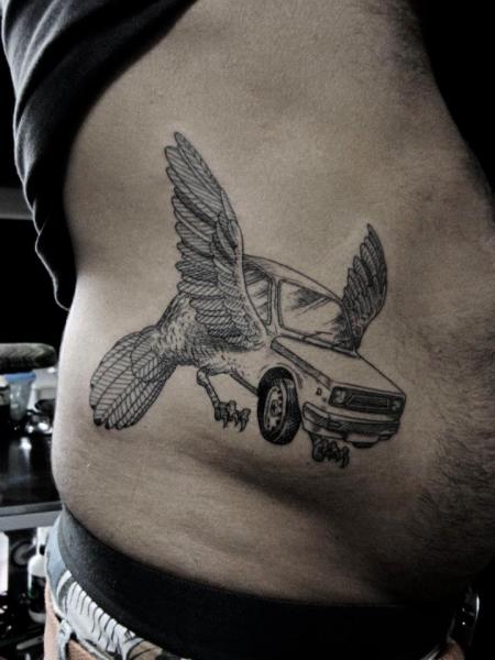 Tatuaje Lado Coche Pájaro por Ottorino d'Ambra