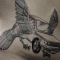 Seite Auto Vogel tattoo von Ottorino d'Ambra