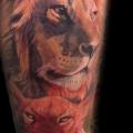 Realistische Waden Löwen tattoo von Alex de Pase