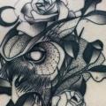 Blumen Rücken Eulen Dotwork tattoo von Michele Zingales