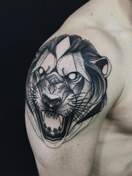 Shoulder Lion Tattoo by Michele Zingales