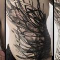 Seite Rücken Dotwork Qualle tattoo von Michele Zingales