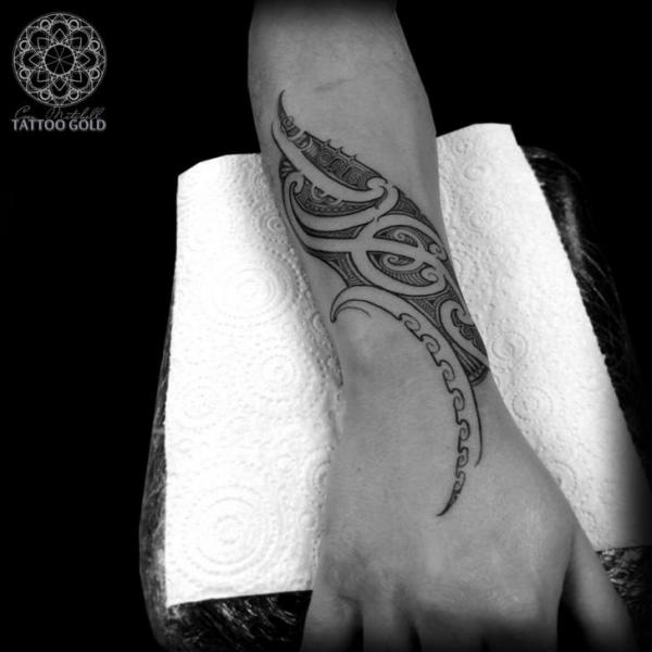 Arm Tribal Tattoo by Coen Mitchell