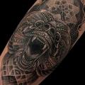 tatuaggio Polpaccio Orso Dotwork di Coen Mitchell