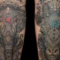 tatuaje Ternero Elefante Dotwork Jirafa Diamante por Coen Mitchell